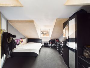 Bedroom- click for photo gallery